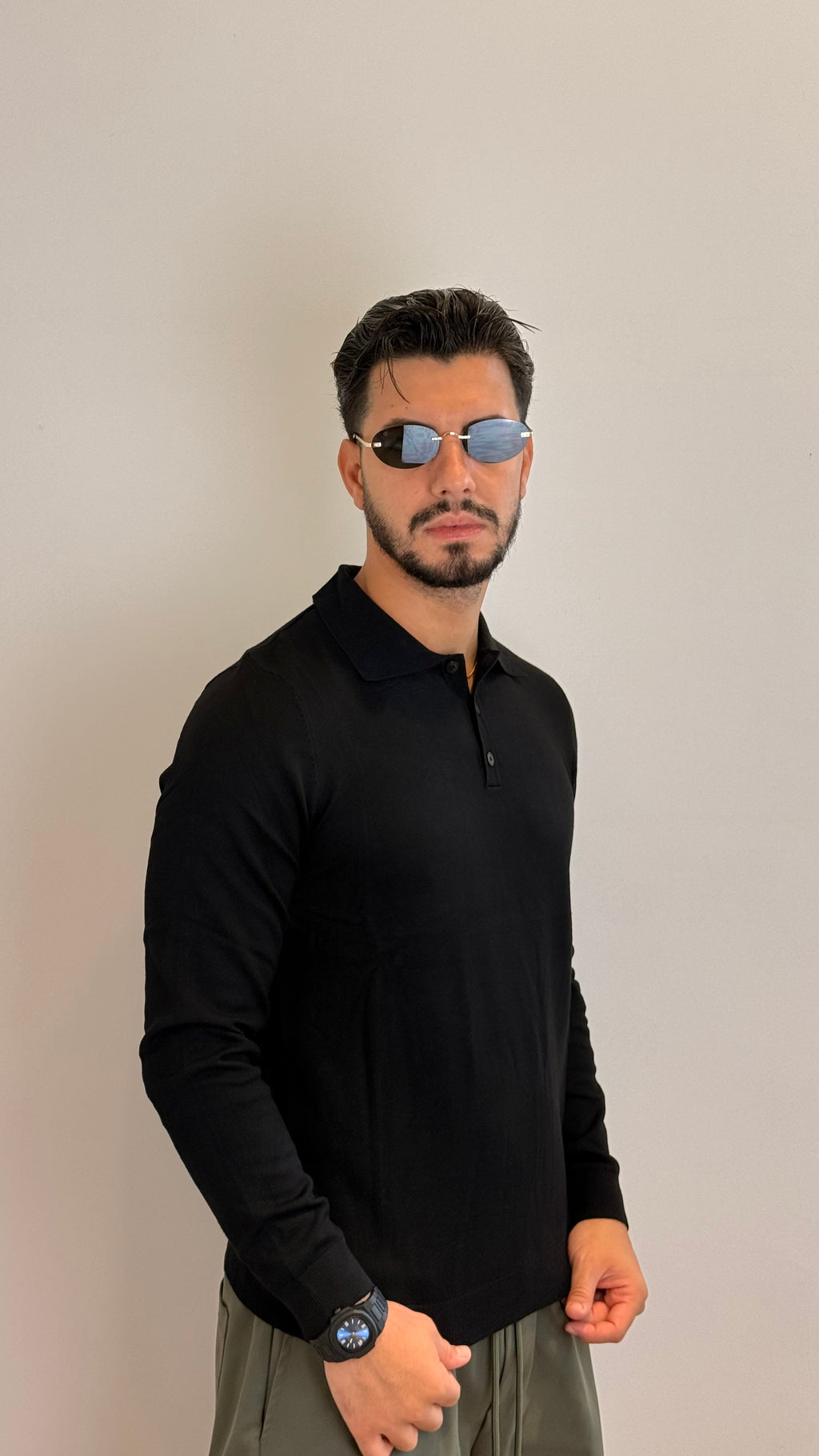 Polo Uomo a Maniche Lunghe Nera – Eleganza e Stile Minimal