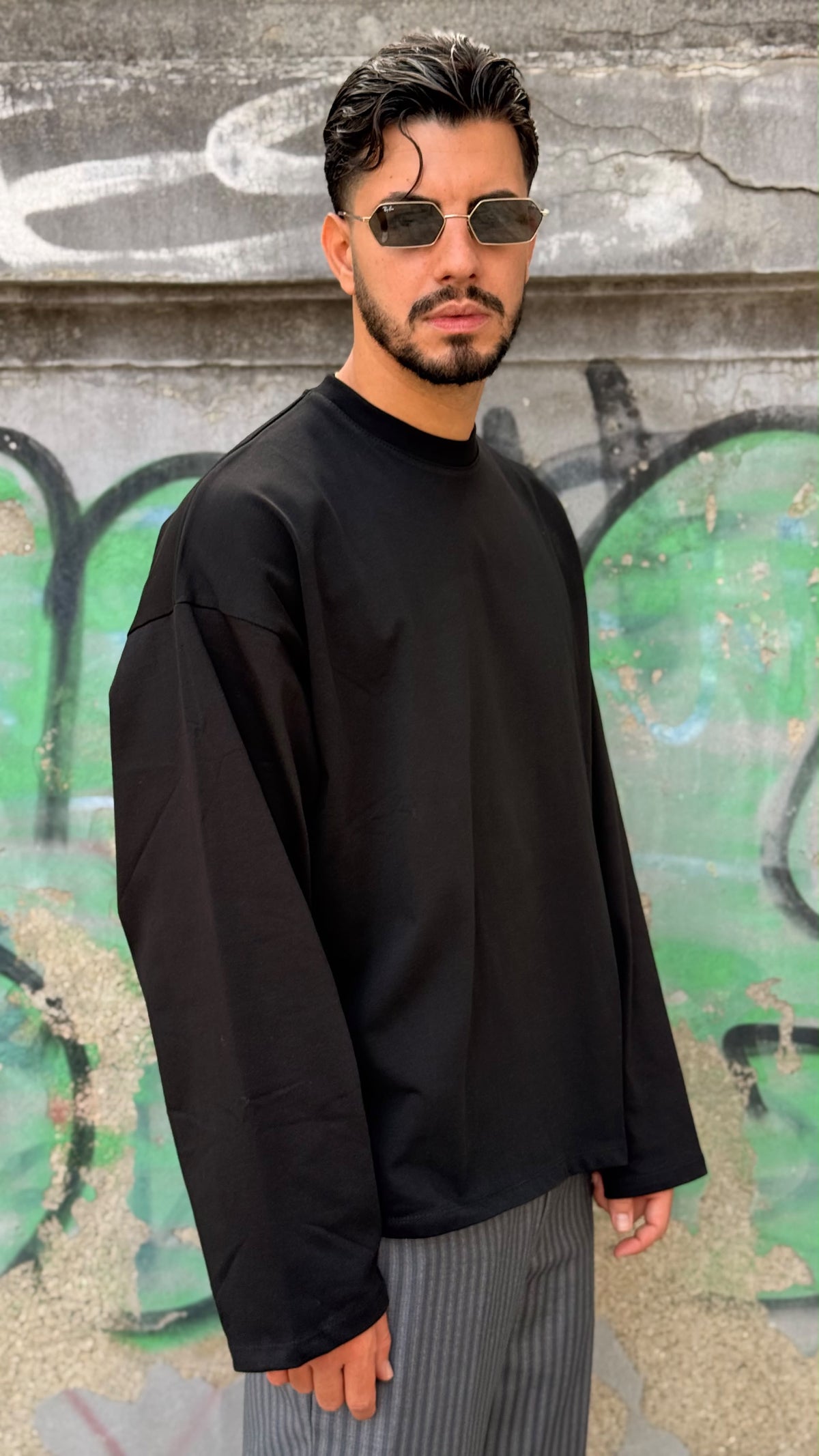 T-shirt Oversize Nera – Maniche Lunghe