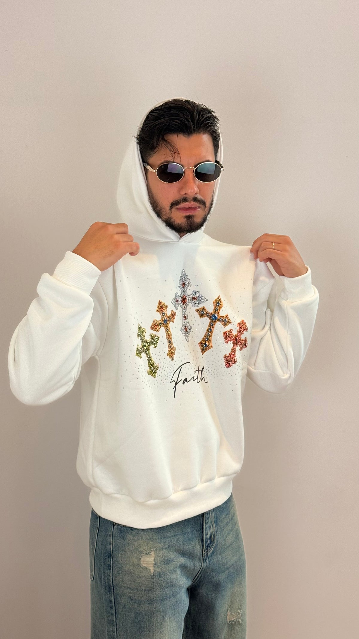 Felpa Hoodie Bianca “Faith” – Premium Streetwear