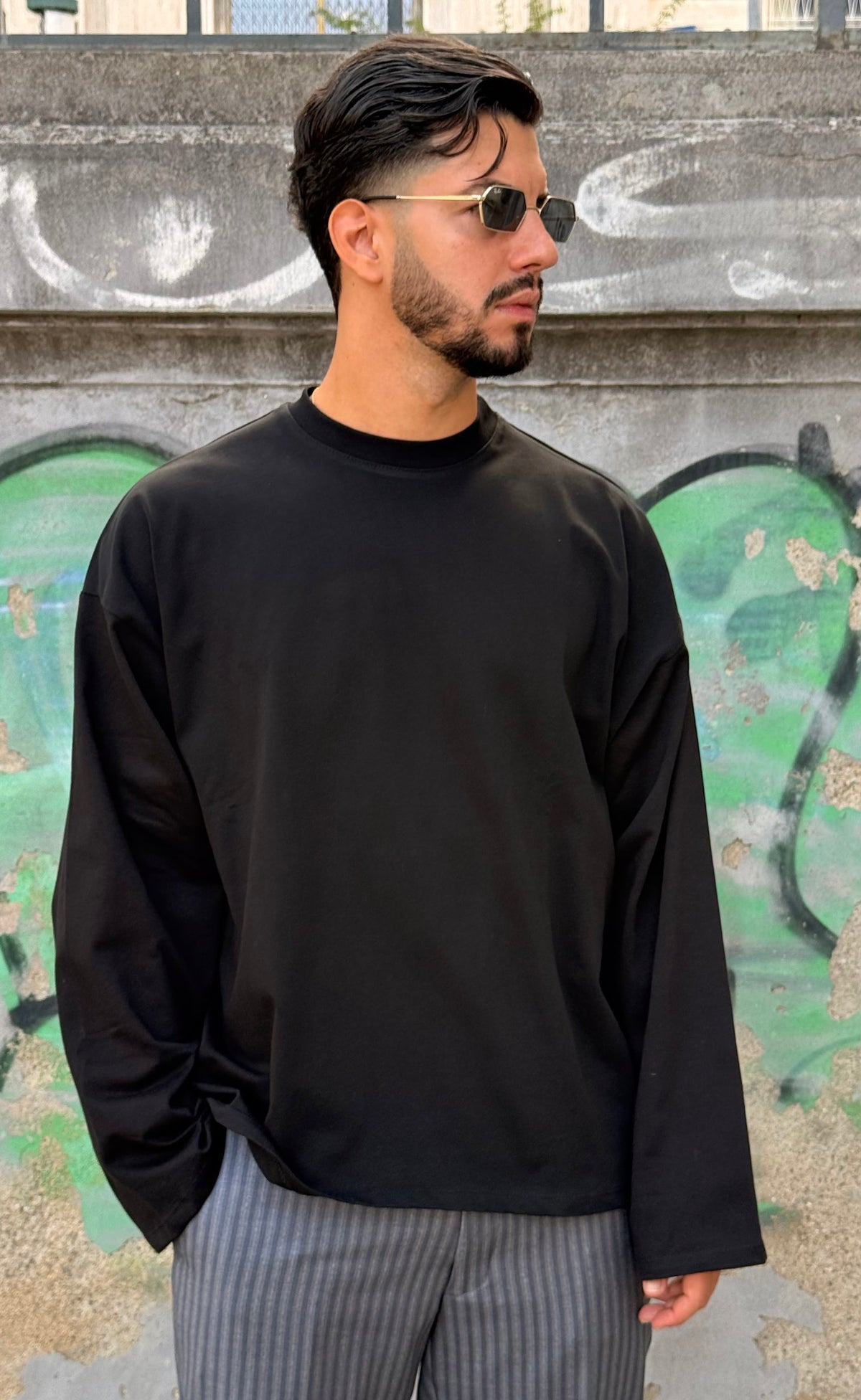 T-shirt Oversize Nera – Maniche Lunghe